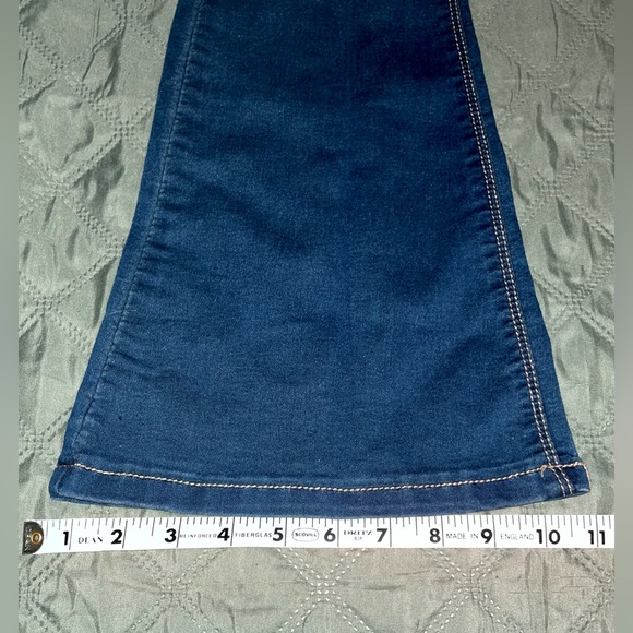 REVOLT Pull-On Flare Jeans, Medium Blue wash with Fading, size 5, LIKE NEW - Picture 10 of 11